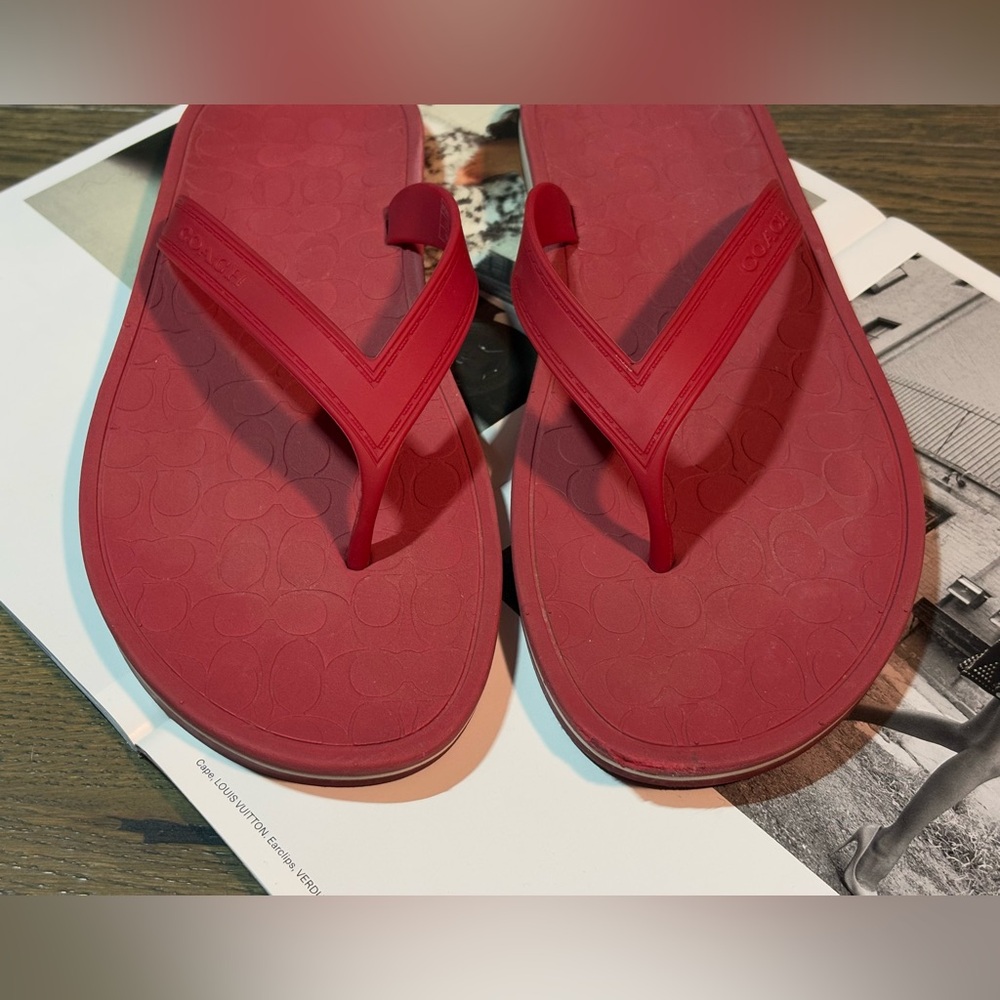 Coach Rubber Flip Flops Slides In Raspberry Size 9 - Picture 2 of 12